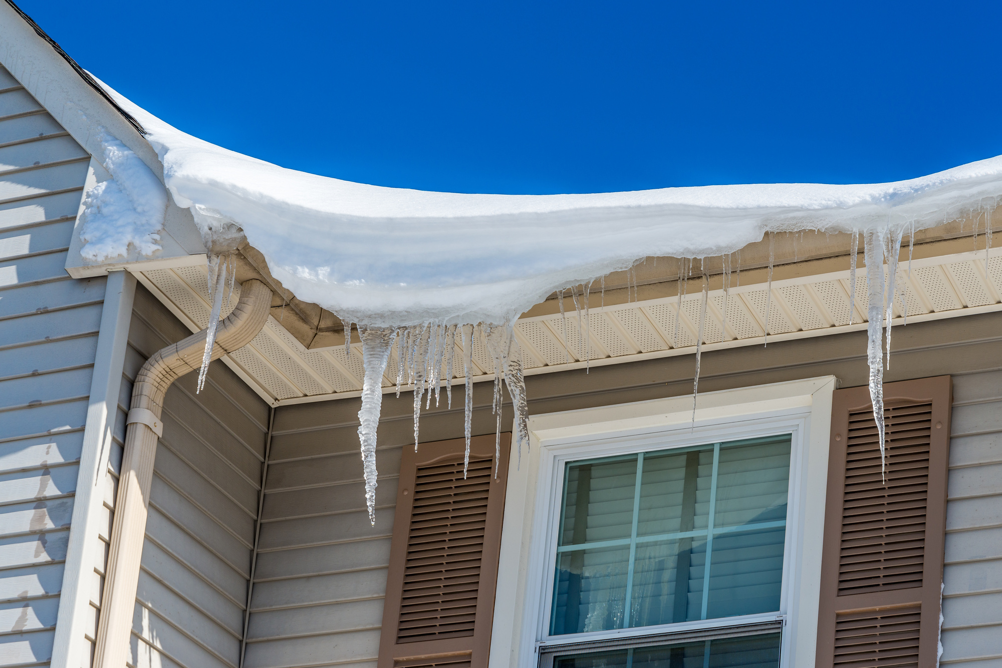 5 Roof Maintenance Tips for Winter Willamette Power Roofing and Roof Cleaning